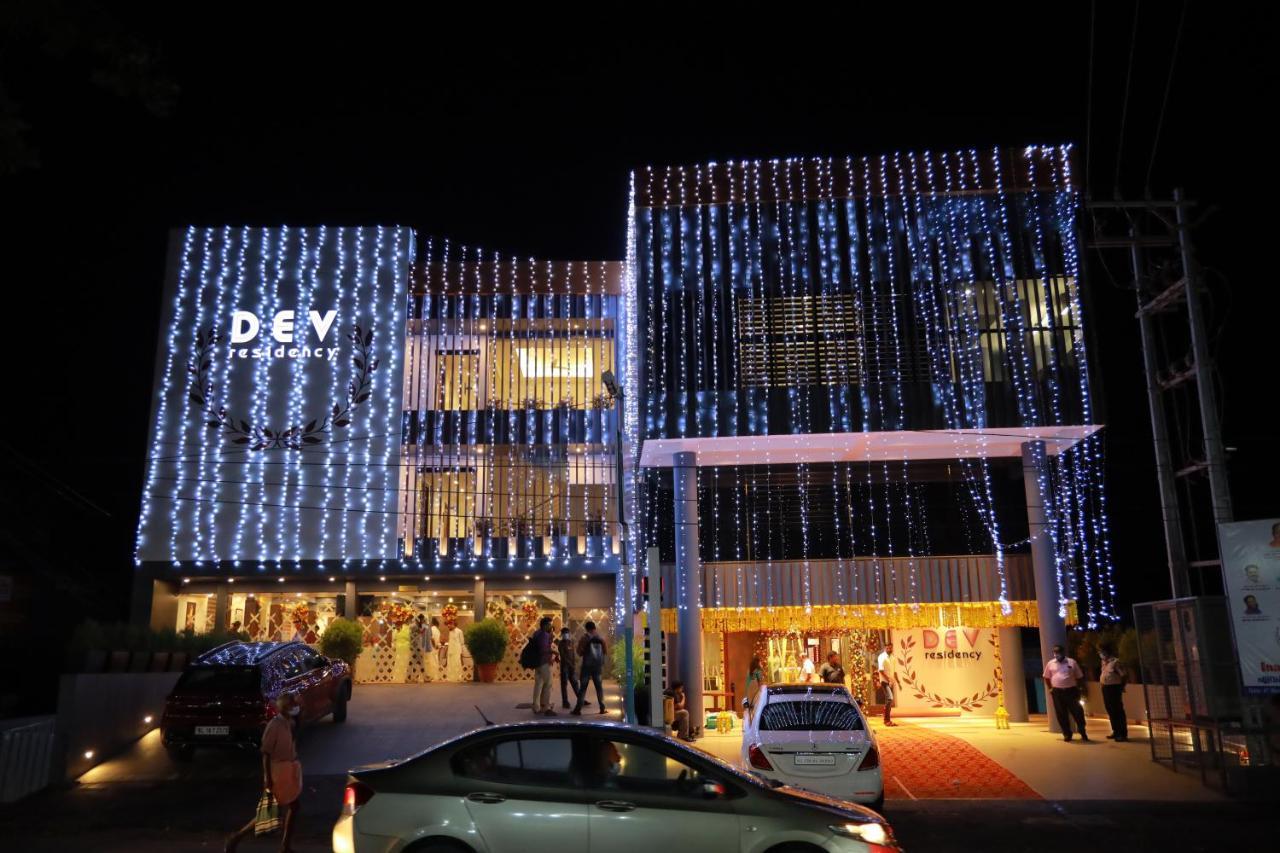 Dev Residency Hotel Thiruvananthapuram Ngoại thất bức ảnh