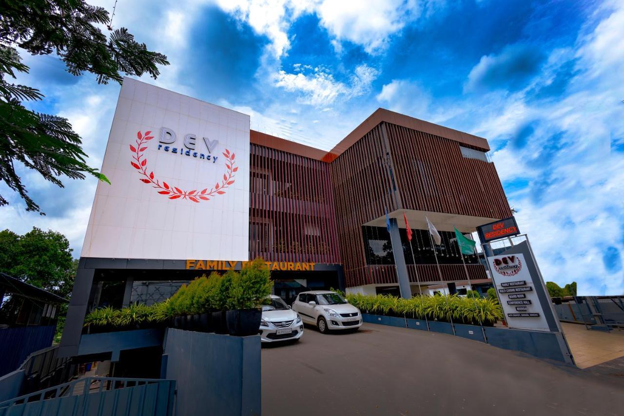 Dev Residency Hotel Thiruvananthapuram Ngoại thất bức ảnh