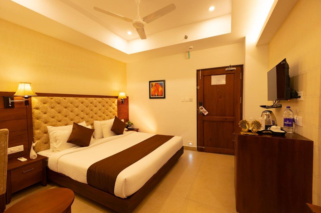 Dev Residency Hotel Thiruvananthapuram Ngoại thất bức ảnh