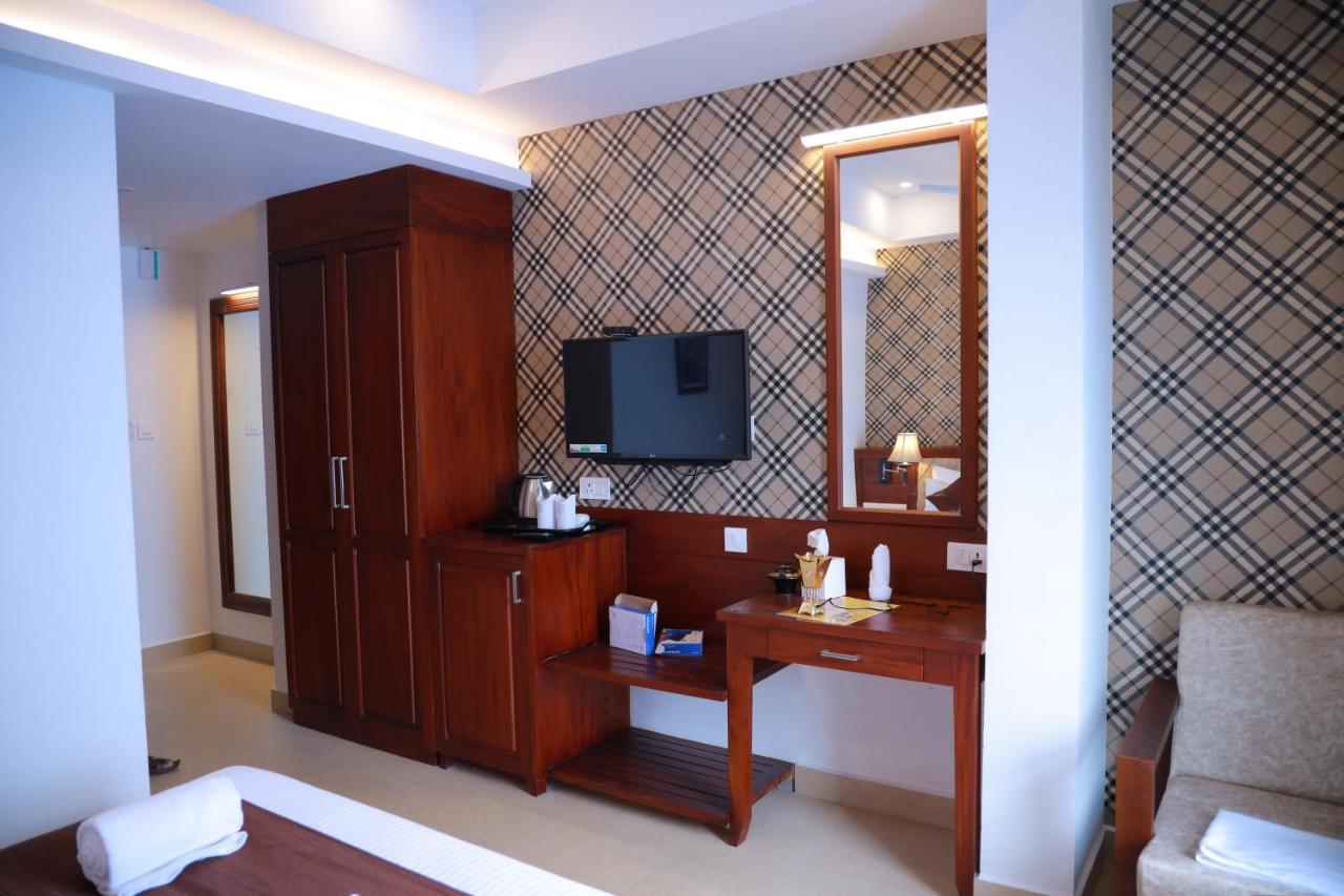 Dev Residency Hotel Thiruvananthapuram Ngoại thất bức ảnh