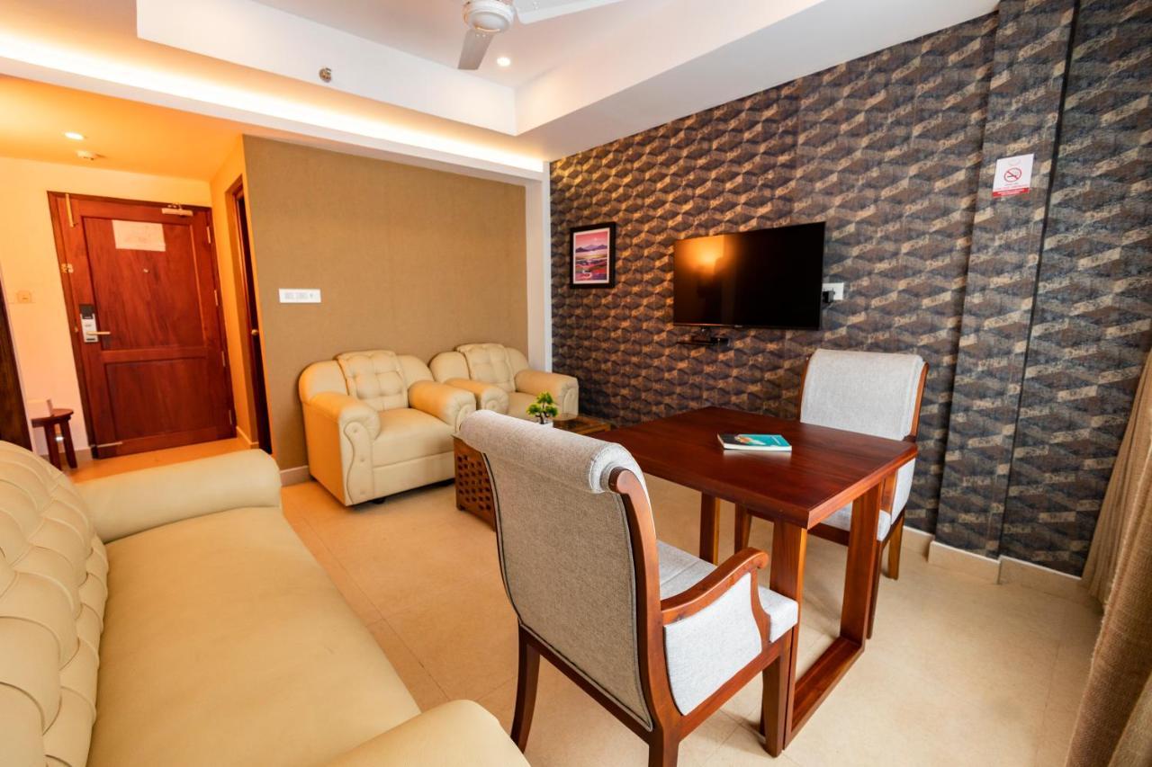 Dev Residency Hotel Thiruvananthapuram Ngoại thất bức ảnh